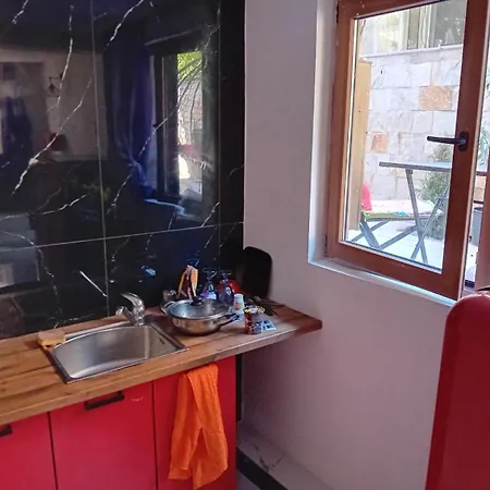 Whith Kitchen Apartment *