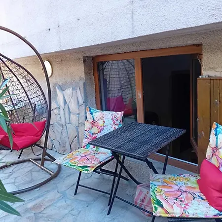 Apartment Whith Kitchen *